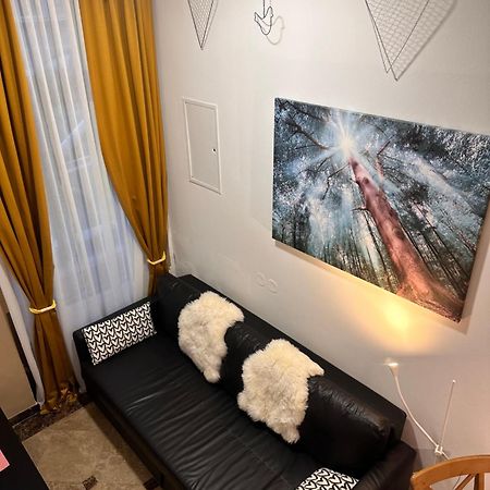 As Small As Caravans Відень Екстер'єр фото